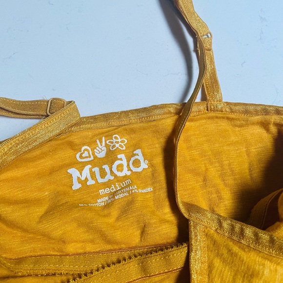 Bundle of 5 Tank  Tops 🌷SO SEAMLESS - Picture 3 of 14